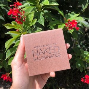 Urban Decay Naked Illuminated Shimmer Highlighter